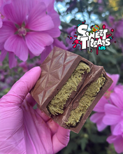 Load image into Gallery viewer, Viral Dubai Pistachio Chocolate Bar
